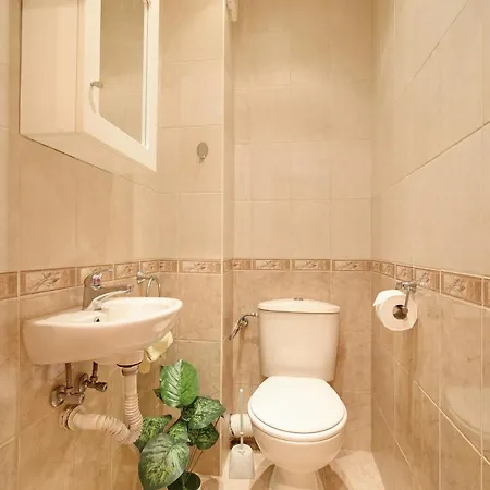 Spacious, Cosy & Bright 2 Bedroom, Central Várna