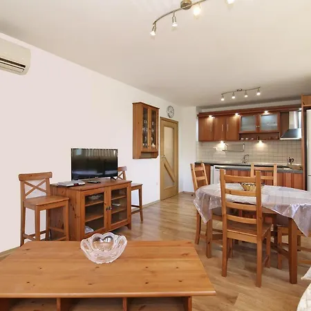 Spacious, Cosy & Bright 2 Bedroom, Central * Várna
